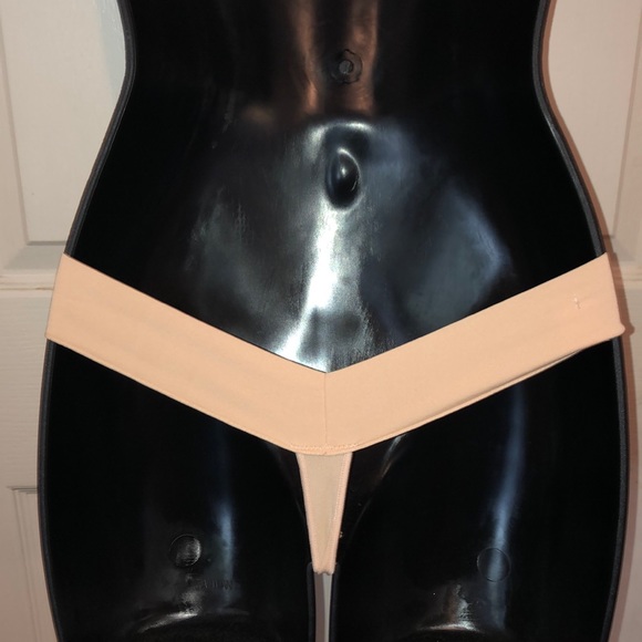 PINK VS Thong Panty - Picture 2 of 2